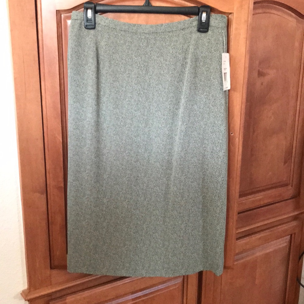 Liz Claiborne Seasonless Crepe Novelty II Skirt